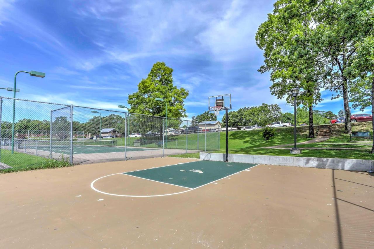 Spacious Condo About 4 Mi From Downtown Branson! Bagian luar foto